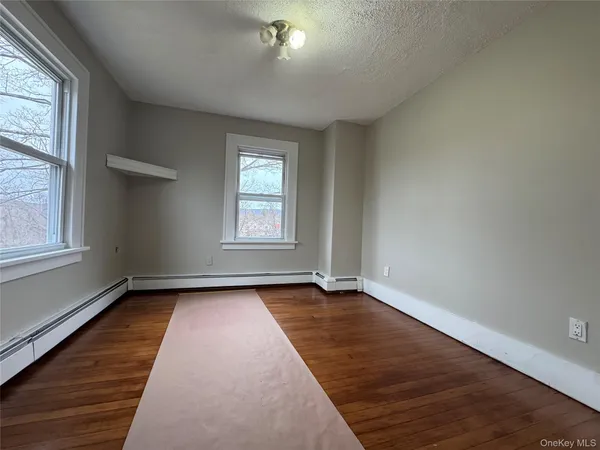 $3,200 | 157 Highway 17M, Harriman, NY 10926