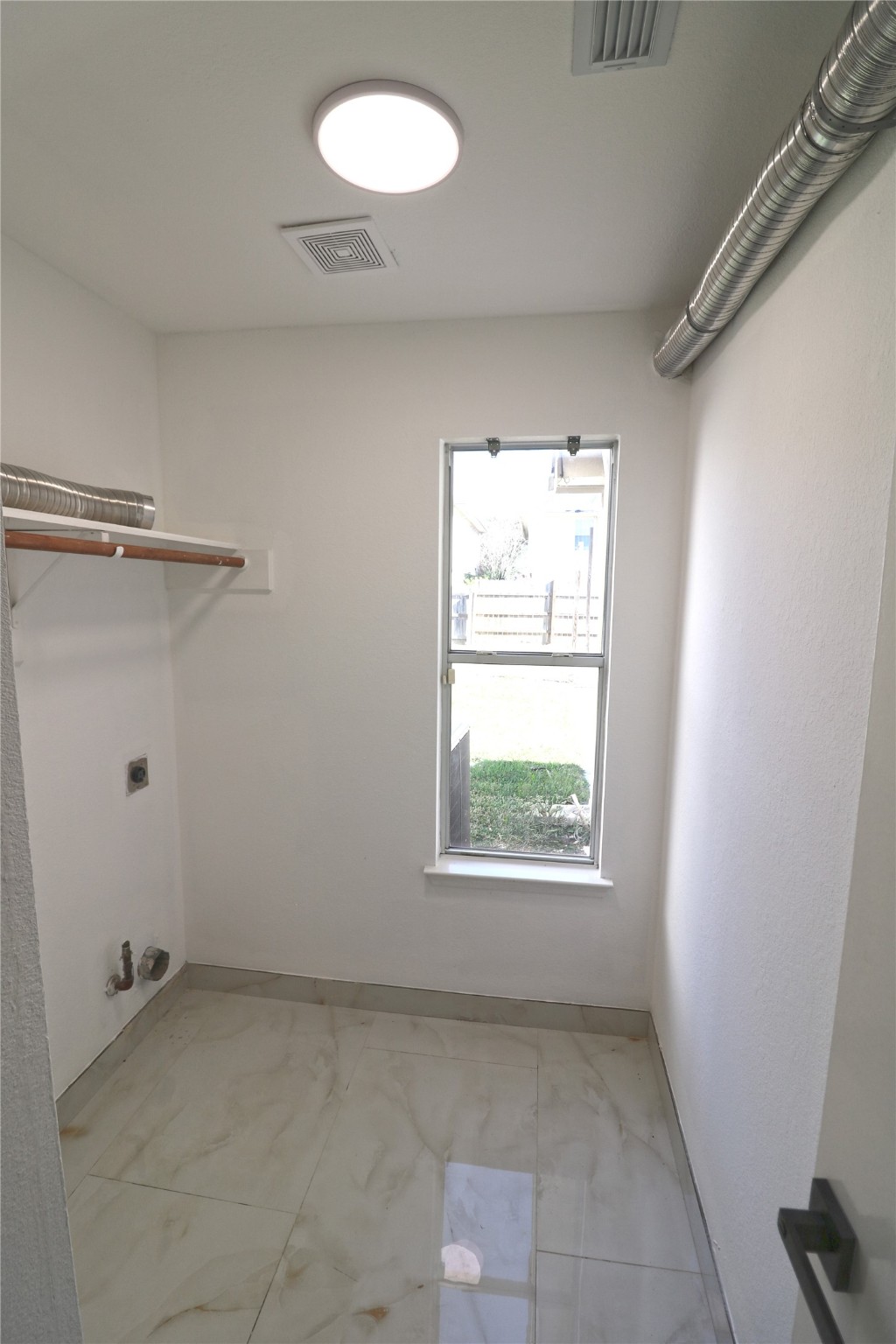 9611 Rads Point Sugar Land, TX 77498 - Photo 8 of 25 a view of an empty room with a window