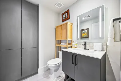 $1,210,000 | 1701 Hermann Drive, Unit 22CE, Houston, TX 77004