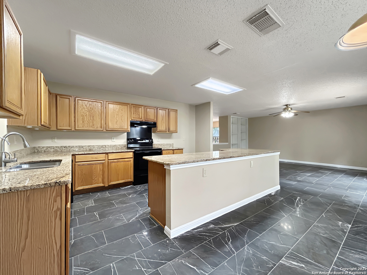 2910 Redsky Pass San Antonio, TX 78259 - Photo 6 of 28