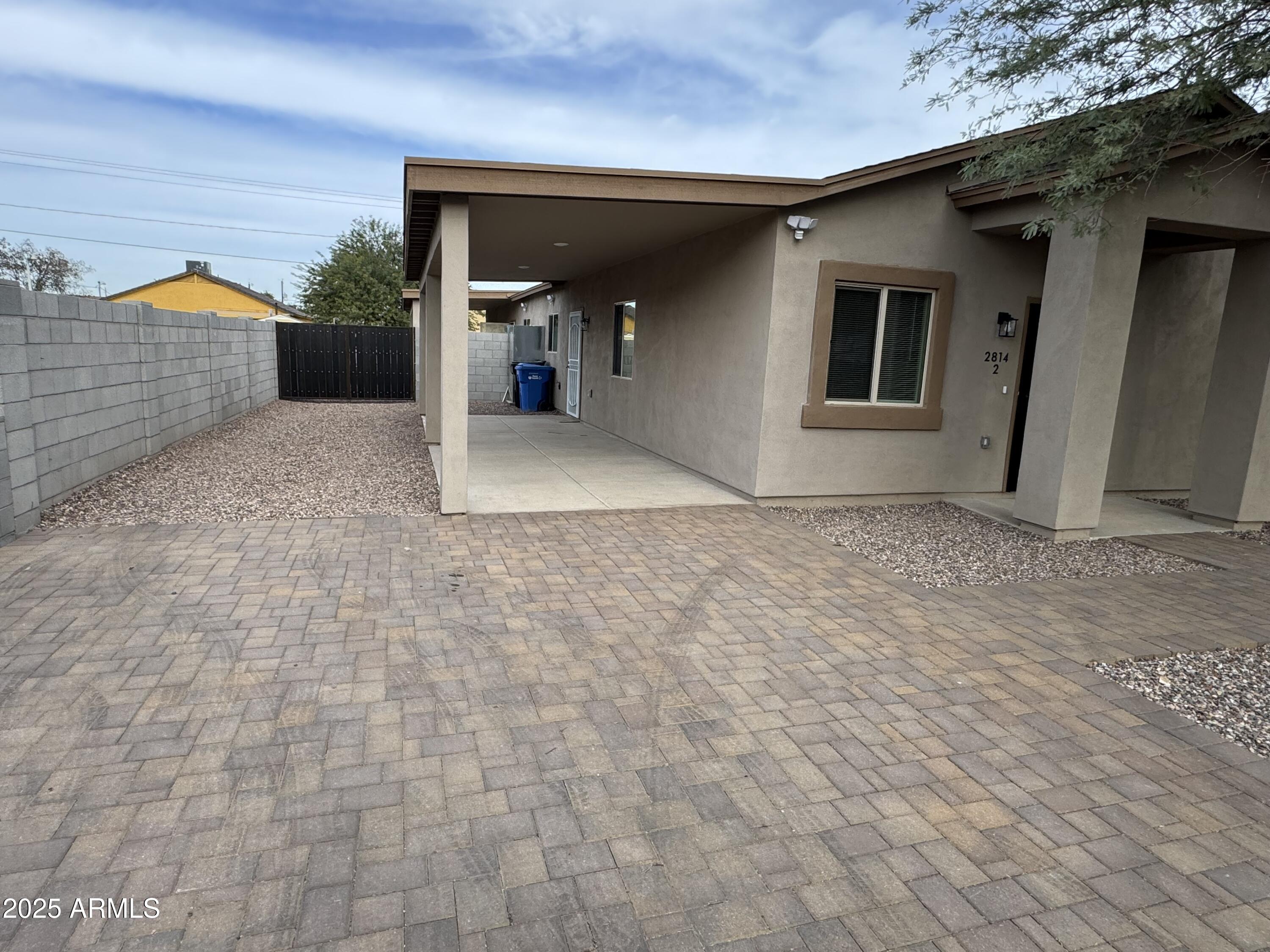 2814 East Roeser Road, Unit 2 Phoenix, AZ 85040 - Photo 3 of 14 IMG_2613