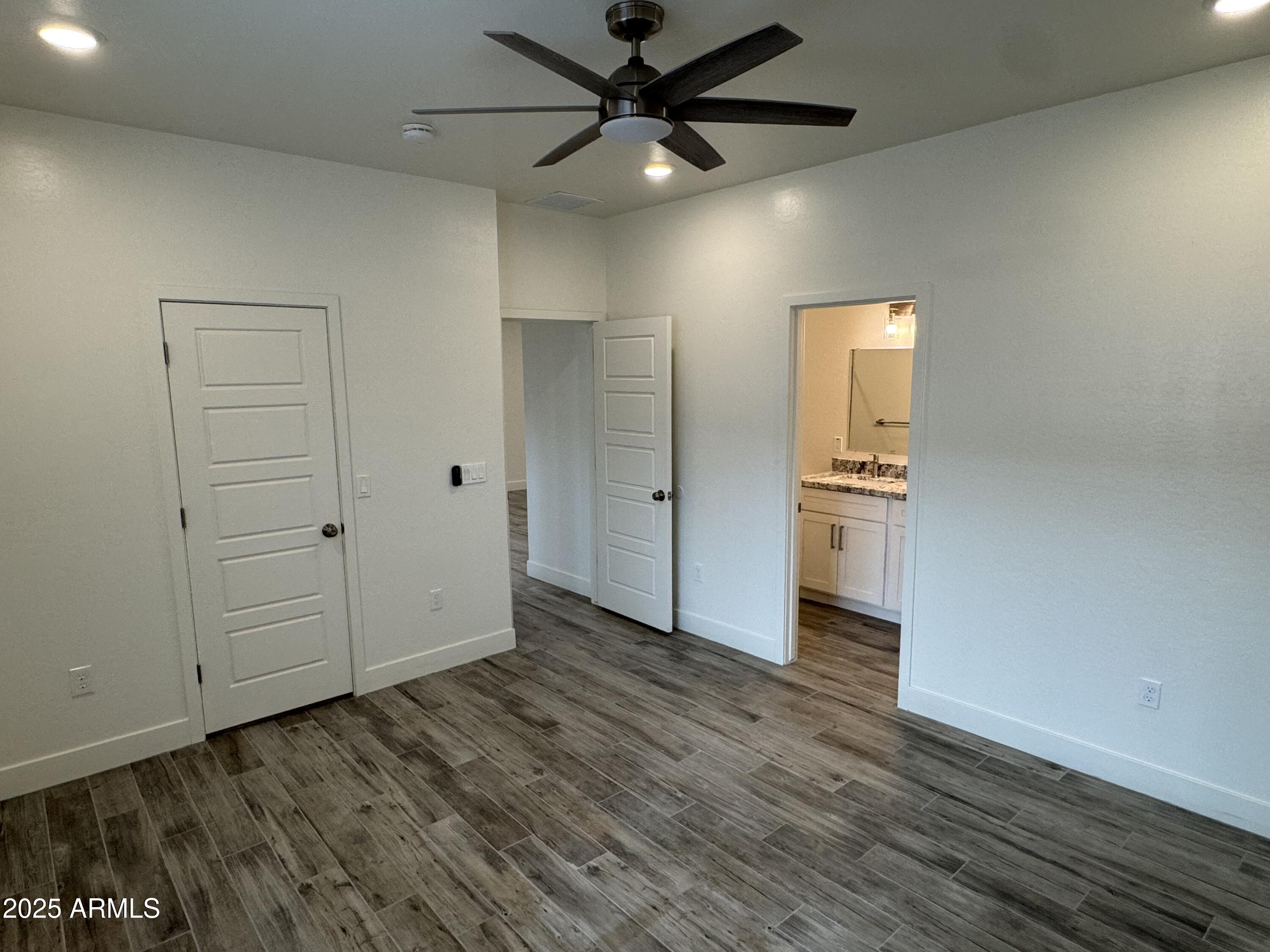 2814 East Roeser Road, Unit 2 Phoenix, AZ 85040 - Photo 8 of 14 IMG_2622
