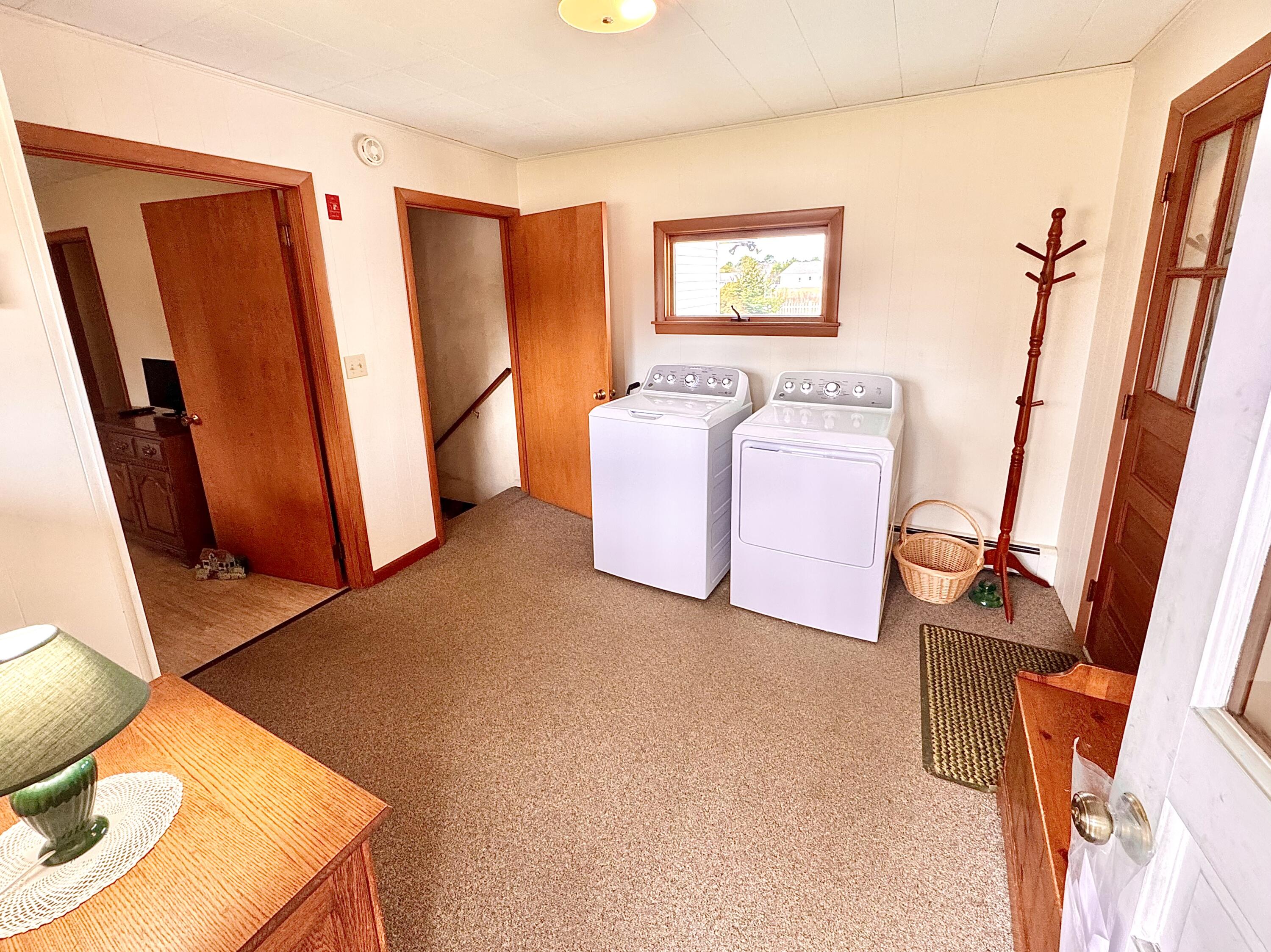 202 Main Road North Hampden, ME 04444 - Photo 34 of 50 Breezeway/Laundry