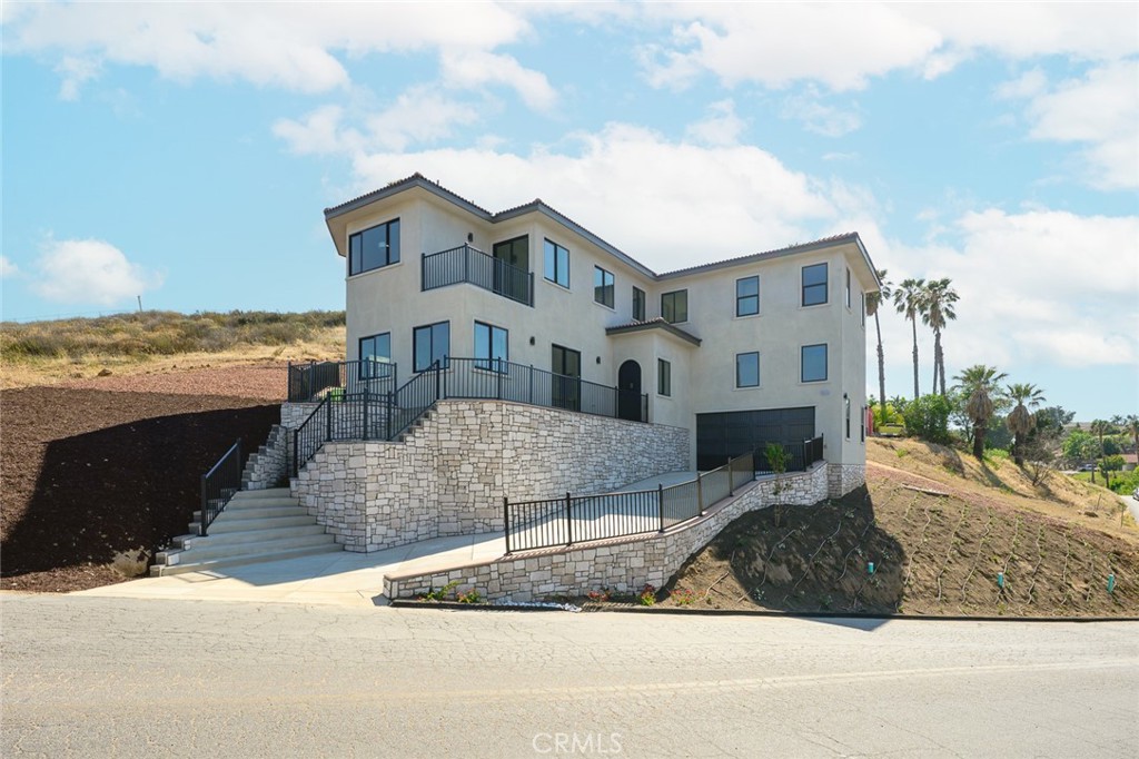 16515 Canyon Ridge Drive Riverside, CA 92503 - Photo 3 of 61