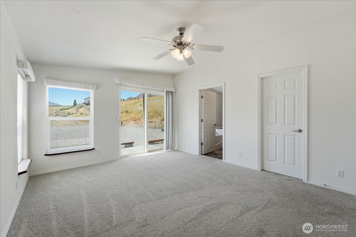 109 Hugo Road Chelan, WA 98816 - Photo 32 of 40
