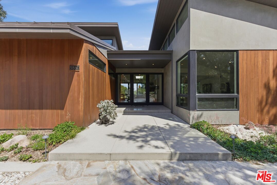 3860 Madison Road La Canada Flintridge, CA 91011 - Photo 3 of 51