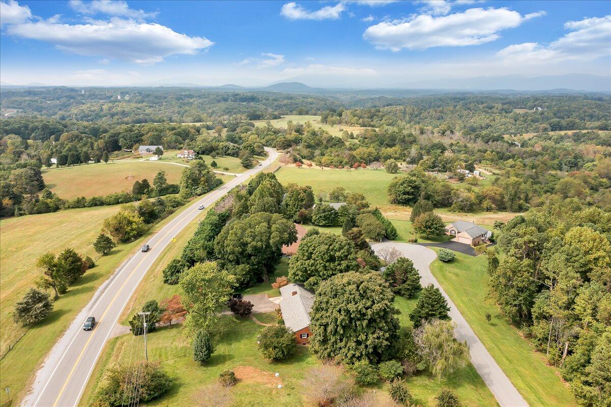 8450 Forest Road Goode, VA 24556 - Photo 12 of 49 a view of a city