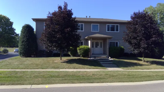 $1,500 | 790 West Highview Drive, Unit 2E, Antioch, IL 60002