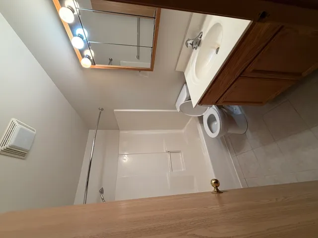 $1,500 | 790 West Highview Drive, Unit 2E, Antioch, IL 60002