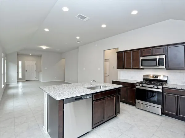 $1,995 | 208 Trailside Lane, Bastrop, TX 78602