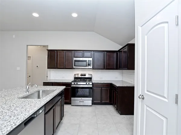 $1,995 | 208 Trailside Lane, Bastrop, TX 78602