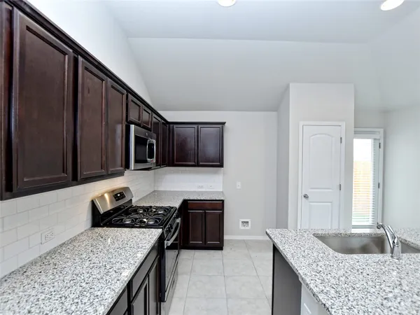 $1,995 | 208 Trailside Lane, Bastrop, TX 78602