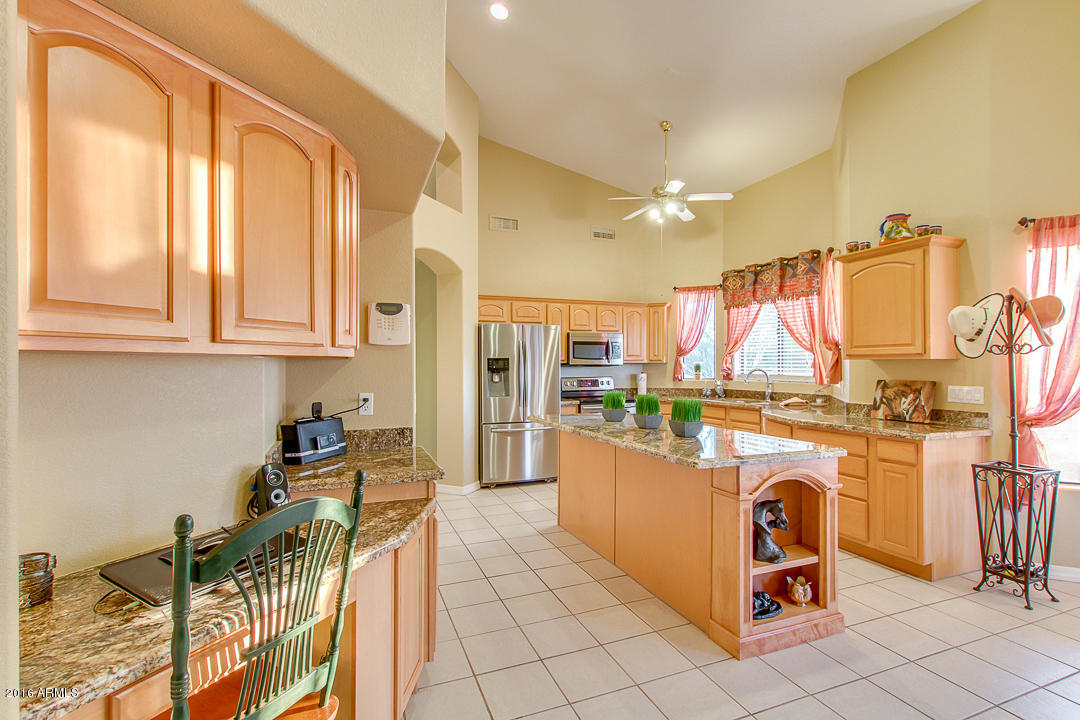 70 North Geronimo Road Apache Junction, AZ 85119 - Photo 23 of 61 28-Geronimo