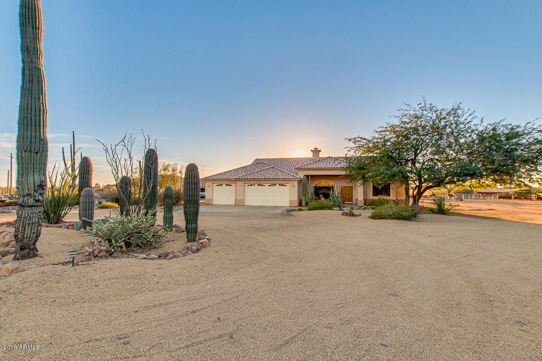 70 North Geronimo Road Apache Junction, AZ 85119 - Photo 3 of 61 08-Geronimo