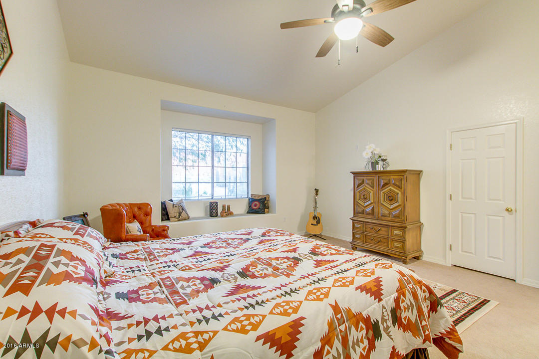 70 North Geronimo Road Apache Junction, AZ 85119 - Photo 33 of 61 40-Geronimo