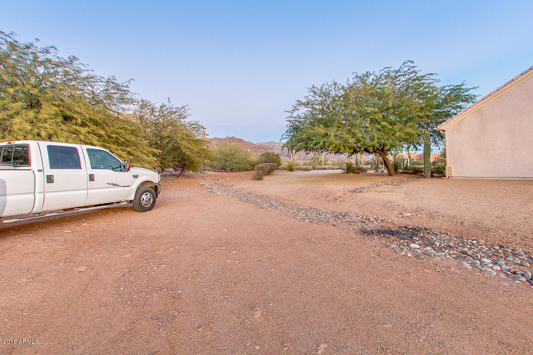 70 North Geronimo Road Apache Junction, AZ 85119 - Photo 57 of 61 67-Geronimo