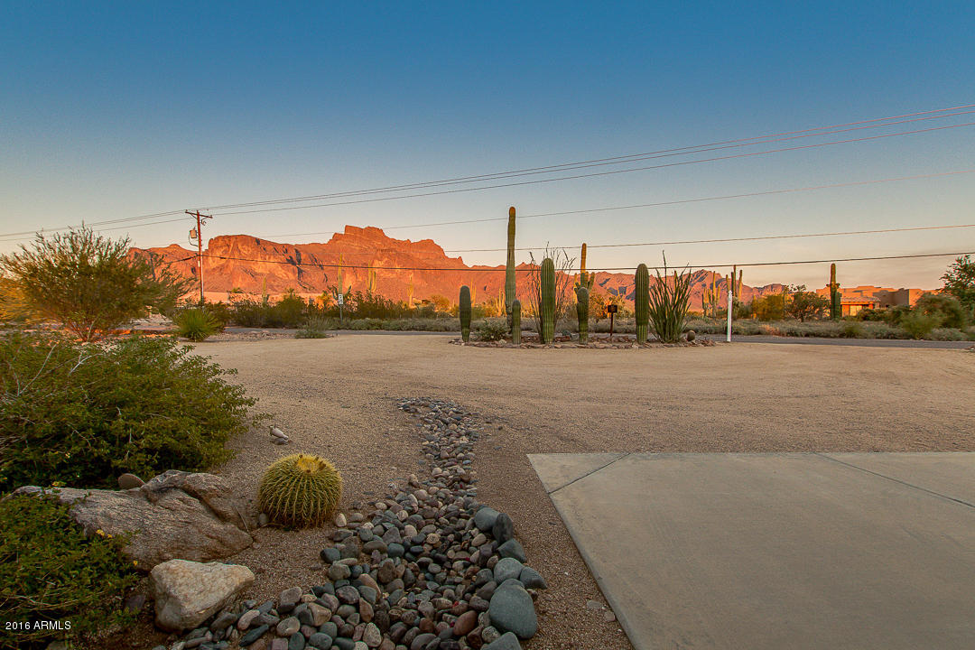 70 North Geronimo Road Apache Junction, AZ 85119 - Photo 10 of 61 07-Geronimo