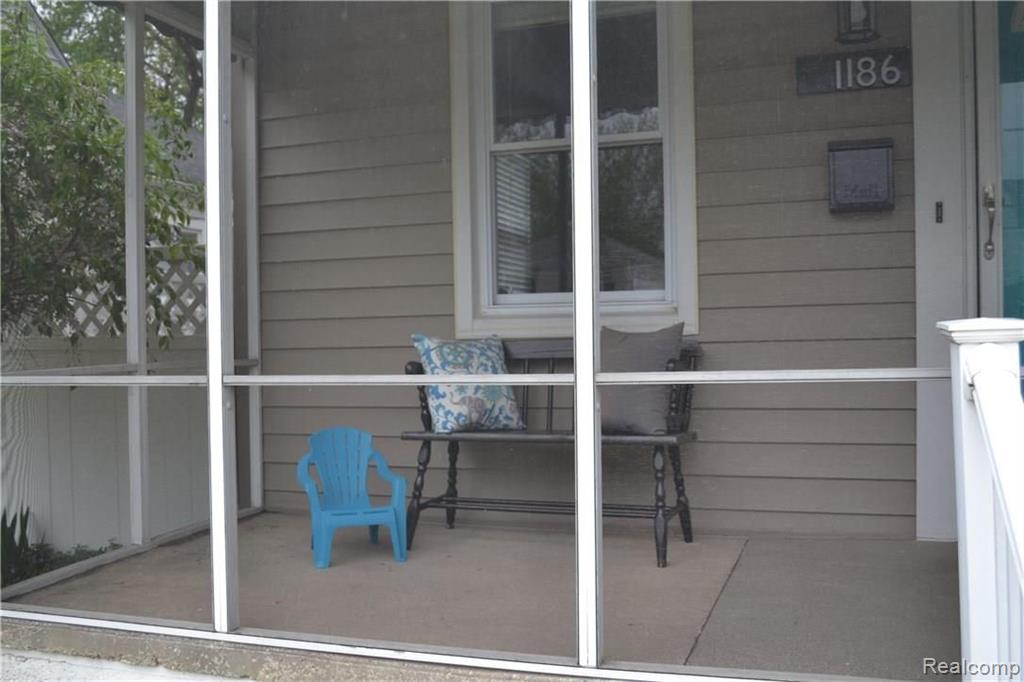 1186 Columbia Road Berkley, MI 48072 - Photo 2 of 38