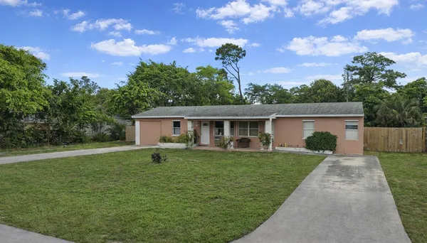 $2,000 | 4369 State Drive, West Palm Beach, FL 33406