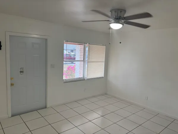 $2,000 | 4369 State Drive, West Palm Beach, FL 33406