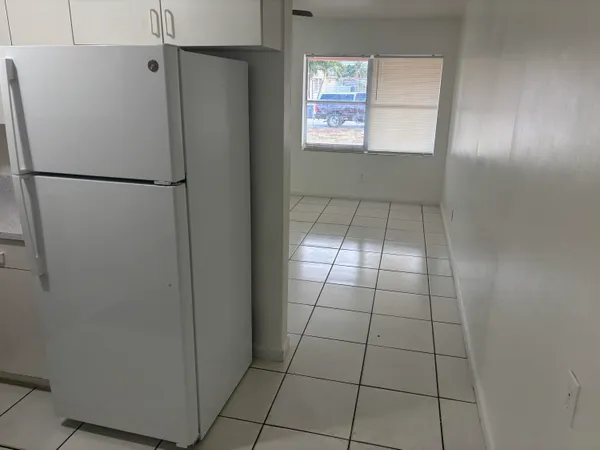 $2,000 | 4369 State Drive, West Palm Beach, FL 33406