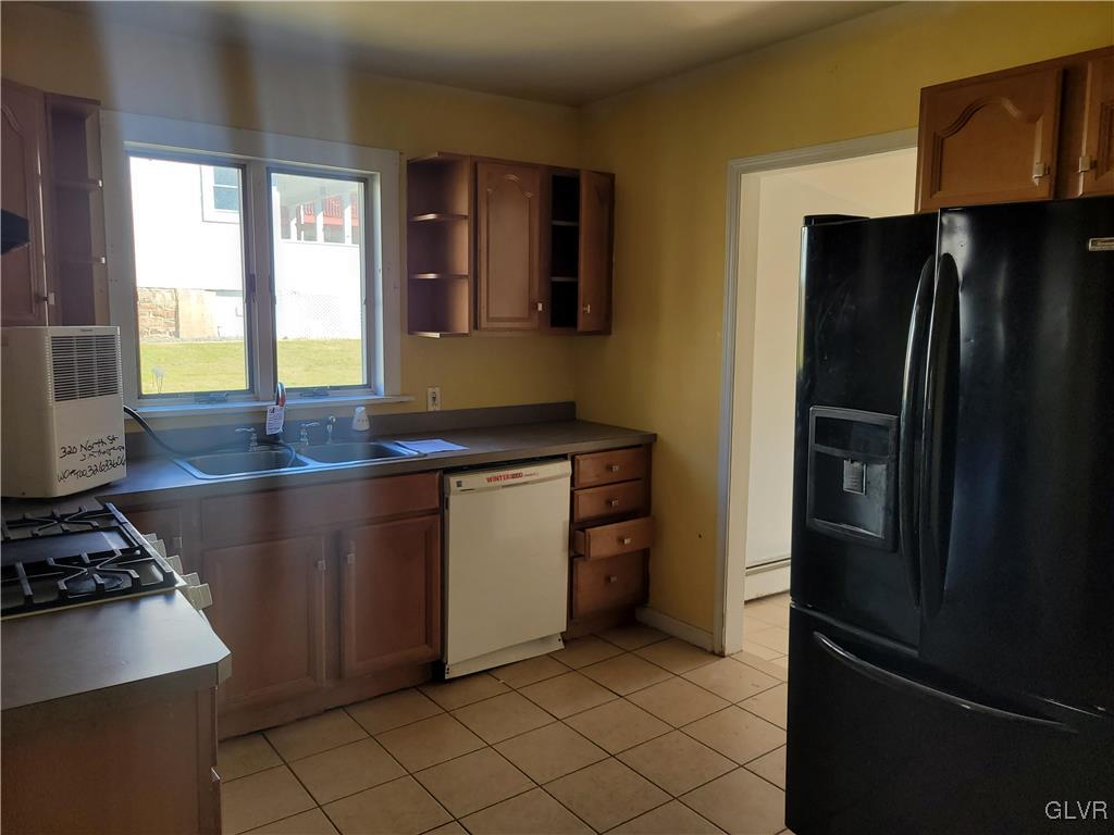 320 North Street Jim Thorpe, PA 18229 - Photo 4 of 11