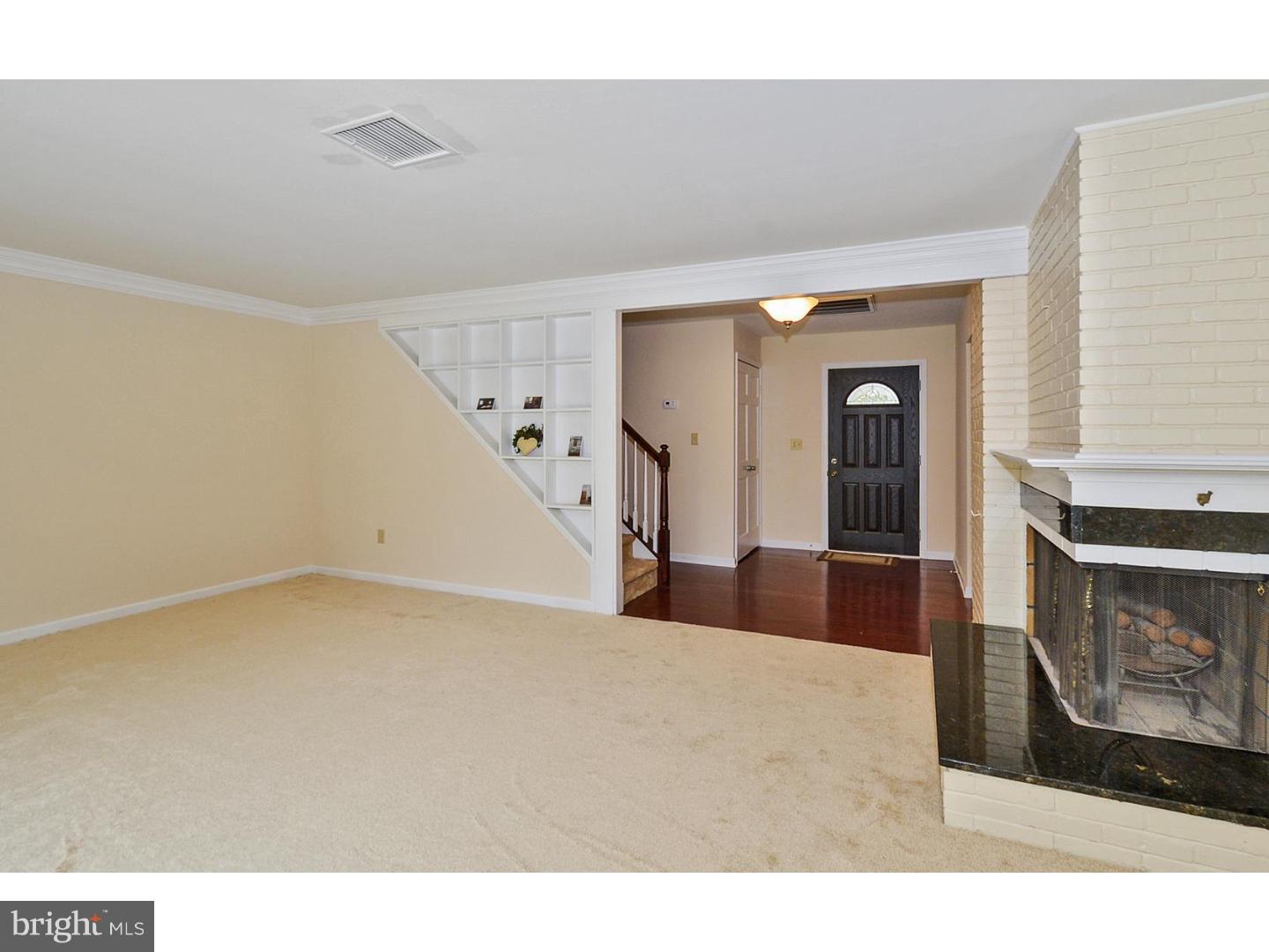 70 Red Berry Road Levittown, PA 19056 - Photo 10 of 25 Living Room