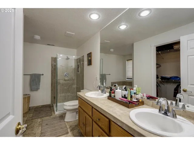 $564,888 | 3205 Southeast Hampton Loop, Troutdale, OR 97060