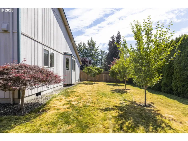 $564,888 | 3205 Southeast Hampton Loop, Troutdale, OR 97060