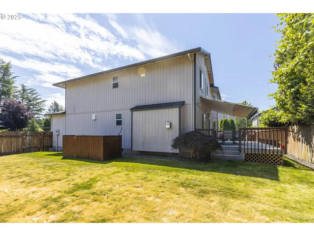 $564,888 | 3205 Southeast Hampton Loop, Troutdale, OR 97060