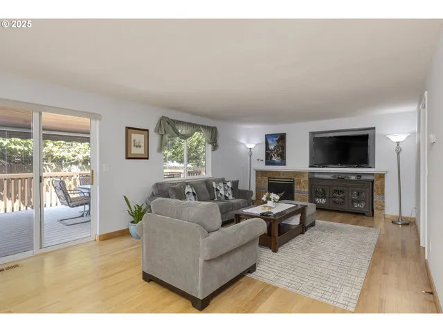 $564,888 | 3205 Southeast Hampton Loop, Troutdale, OR 97060