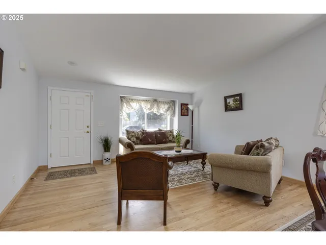 $564,888 | 3205 Southeast Hampton Loop, Troutdale, OR 97060