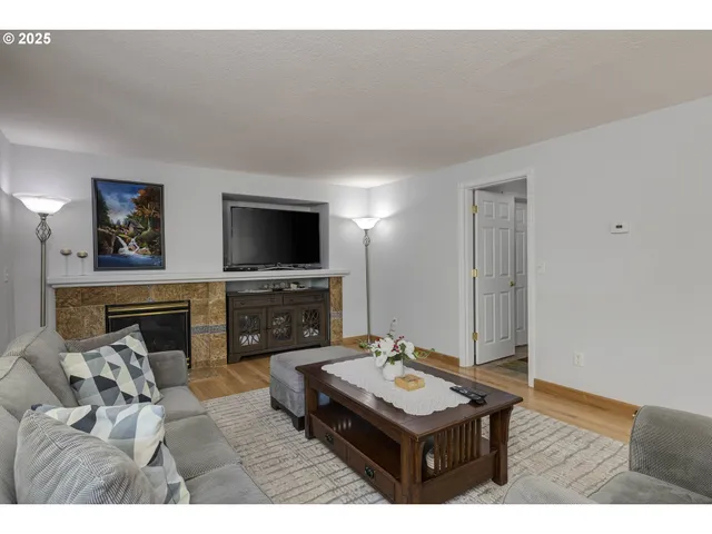 $564,888 | 3205 Southeast Hampton Loop, Troutdale, OR 97060