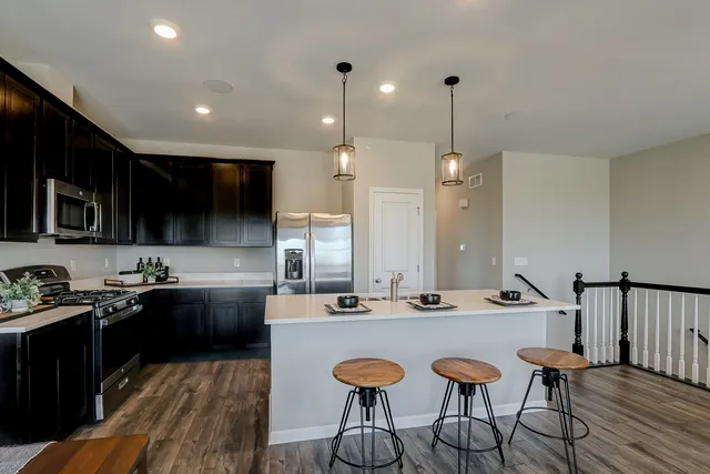 $419,990 | 402 Comstock Road, South Elgin, IL 60177