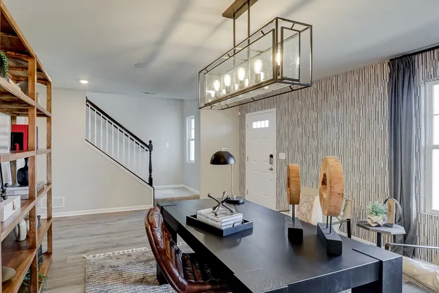 $419,990 | 402 Comstock Road, South Elgin, IL 60177