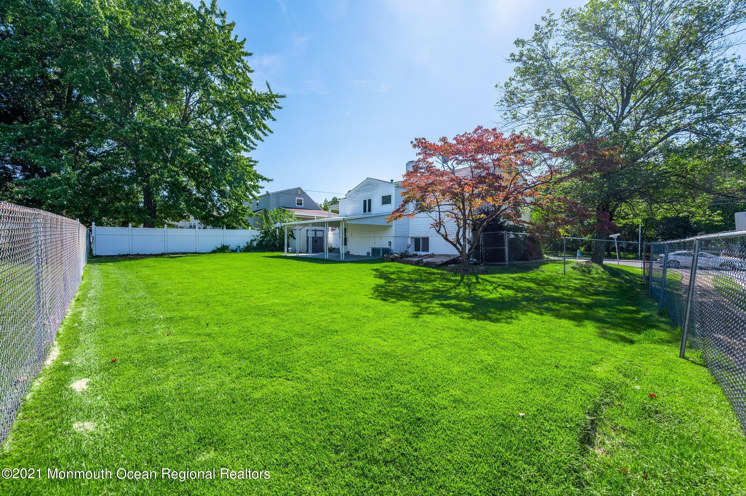 339 Middle Road Hazlet, NJ 07730 - Photo 12 of 42 9H8GRdVQ