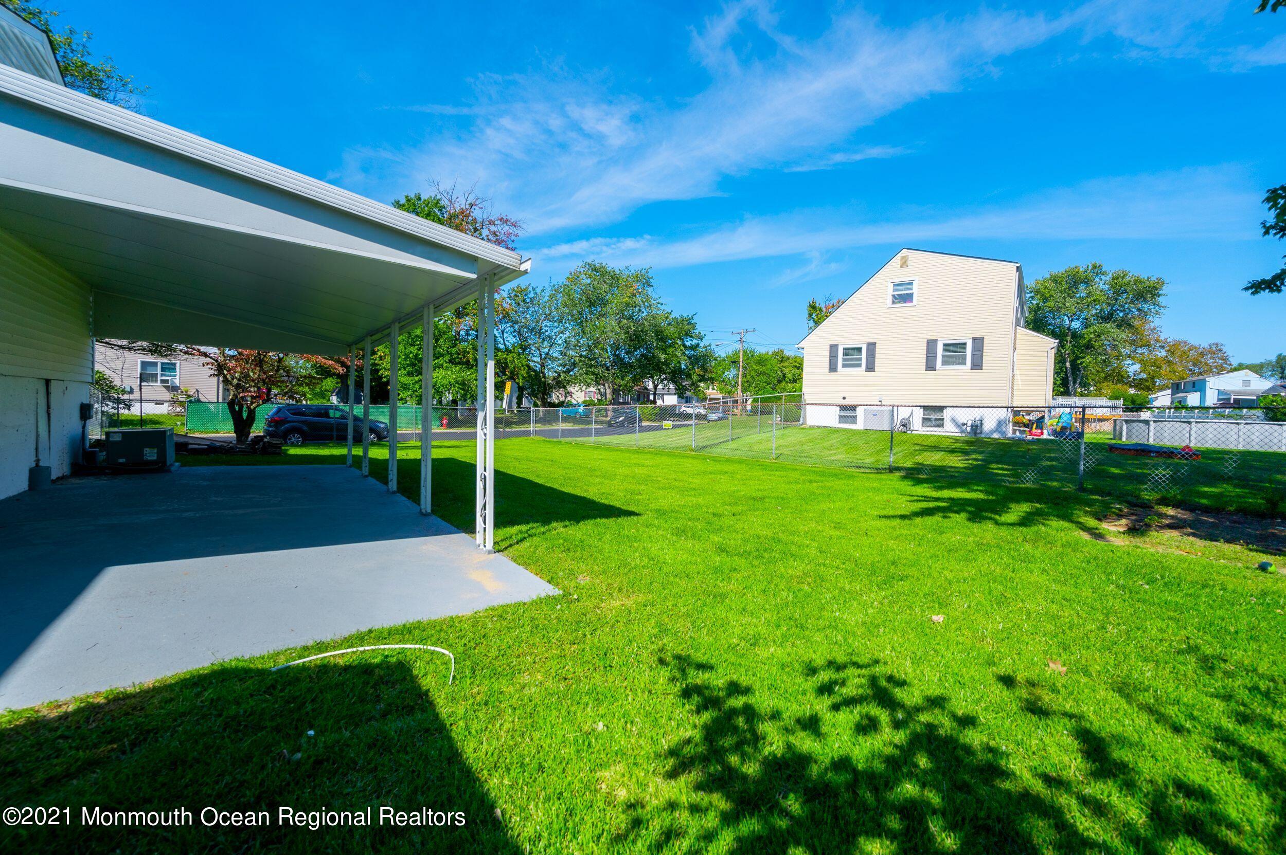 339 Middle Road Hazlet, NJ 07730 - Photo 14 of 42 qNKh0f_A