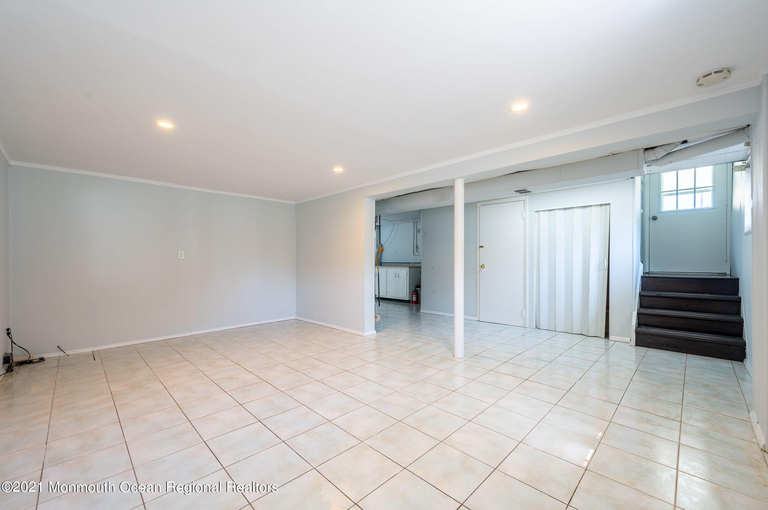 339 Middle Road Hazlet, NJ 07730 - Photo 25 of 42 Y0alrA2A