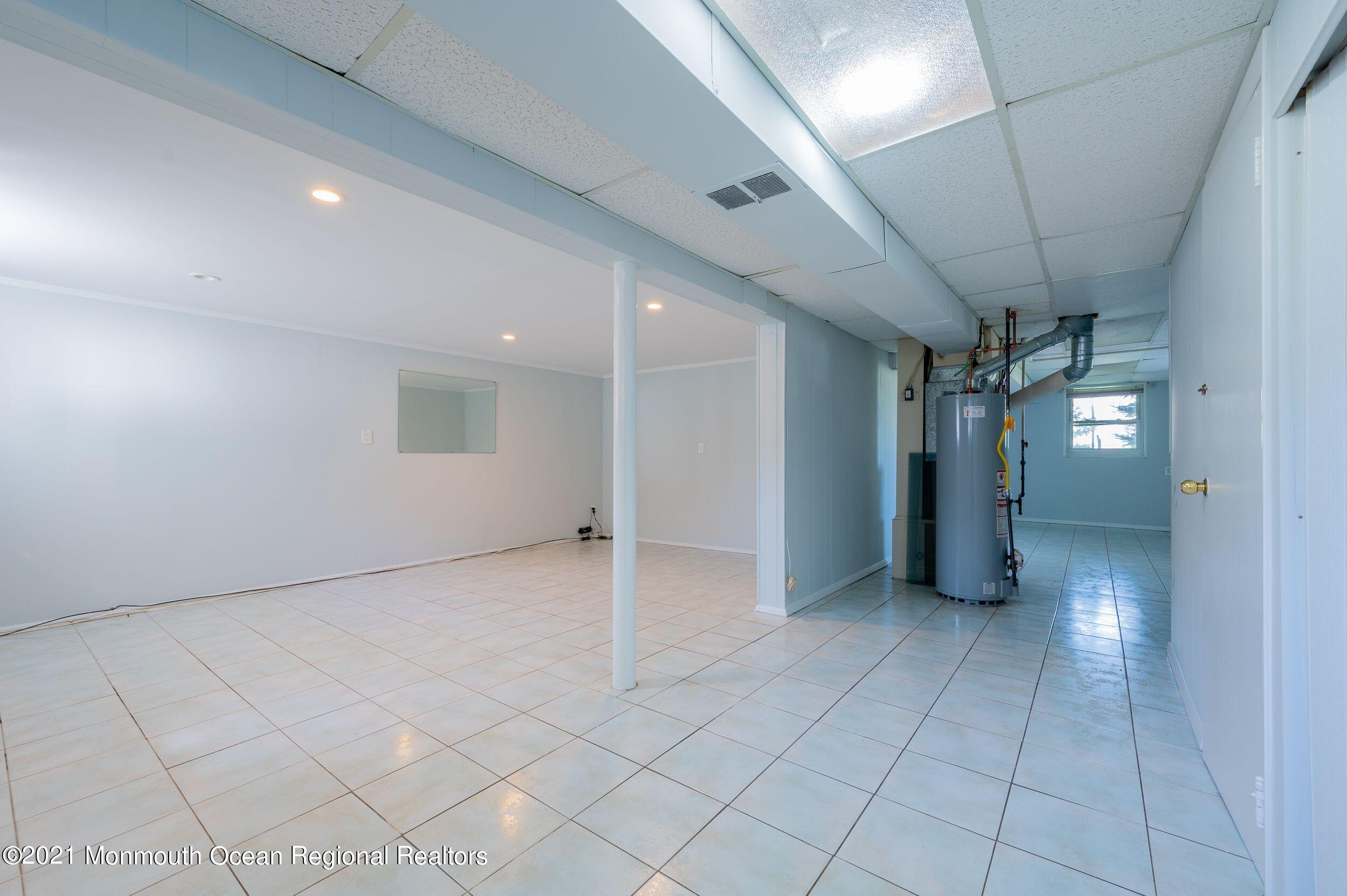 339 Middle Road Hazlet, NJ 07730 - Photo 26 of 42 QpHC5m-A