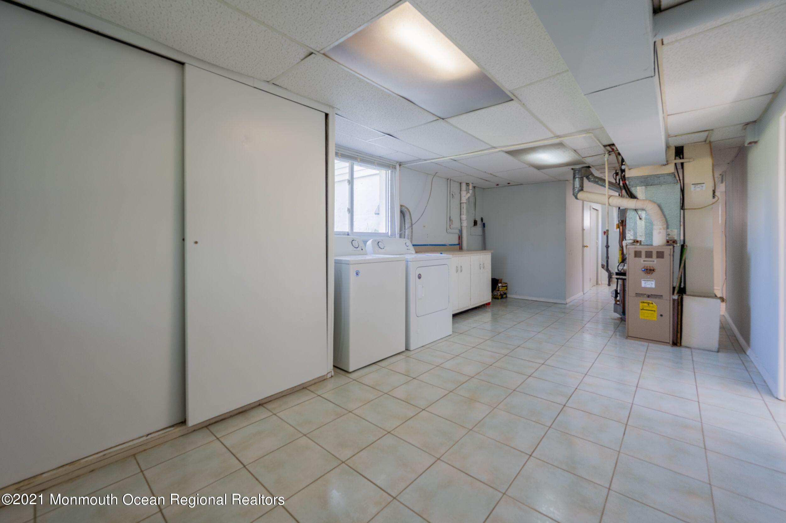 339 Middle Road Hazlet, NJ 07730 - Photo 27 of 42 WweP3M8g
