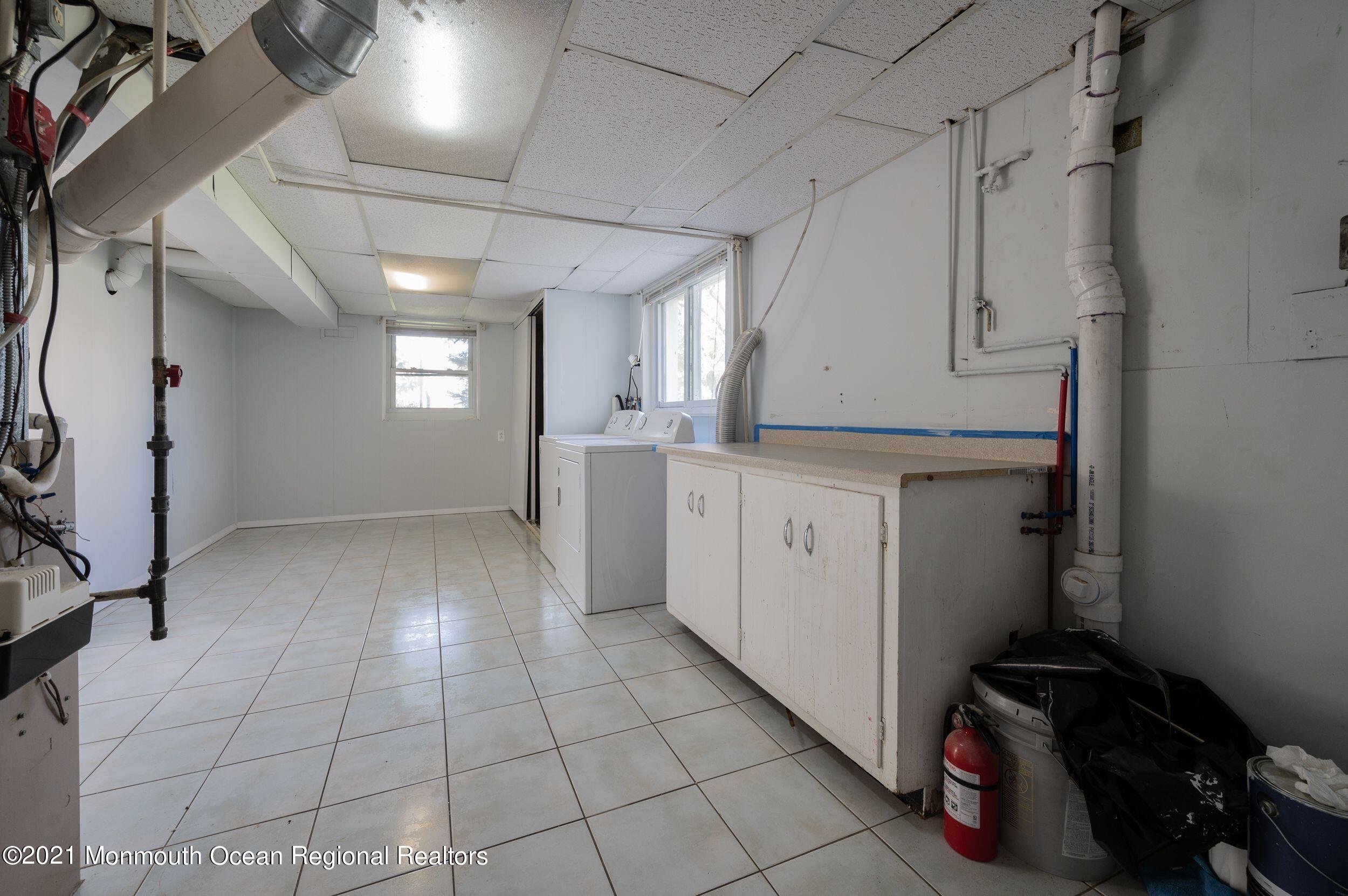 339 Middle Road Hazlet, NJ 07730 - Photo 28 of 42 MvPozn-w