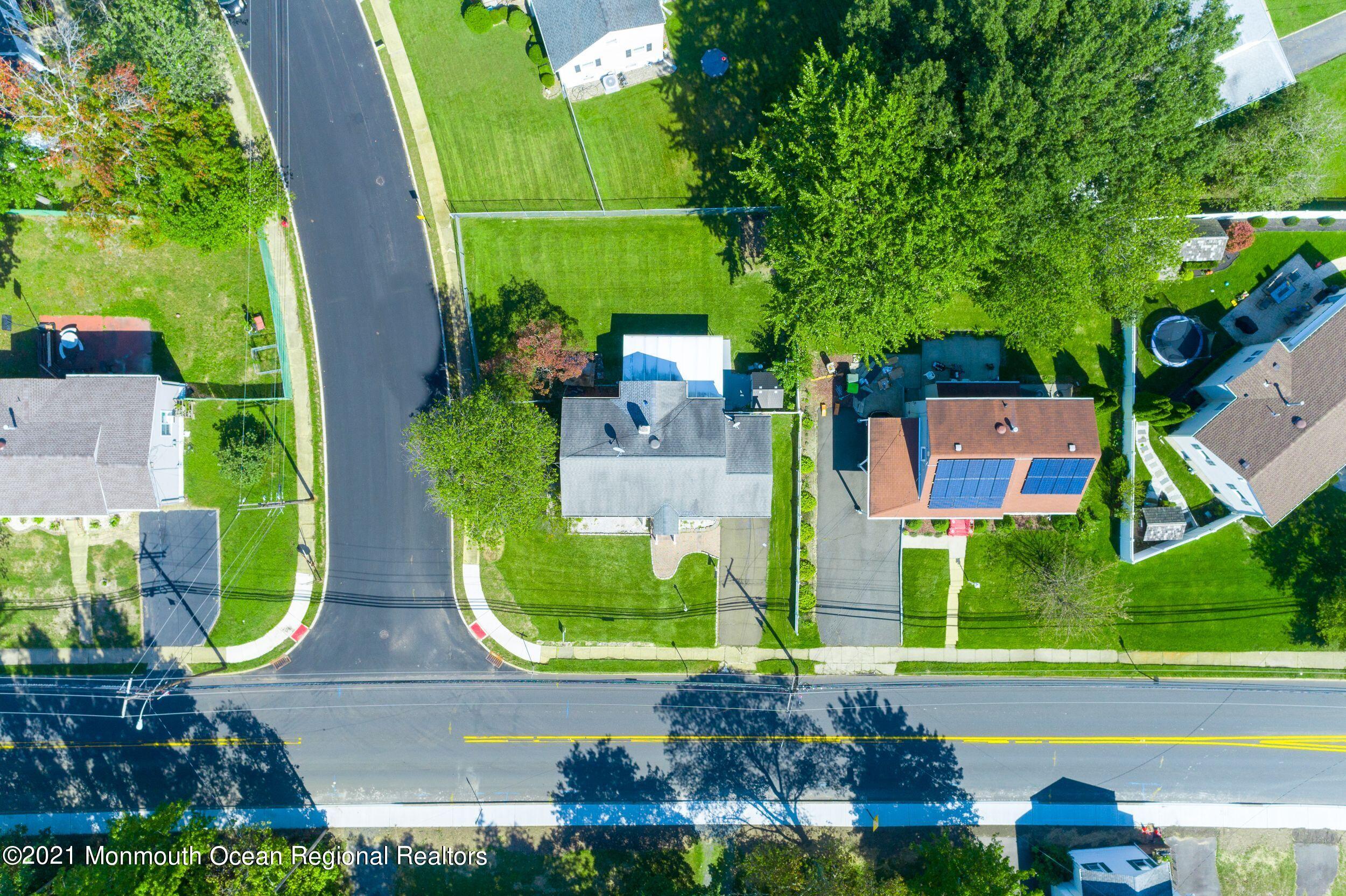 339 Middle Road Hazlet, NJ 07730 - Photo 29 of 42 66baGrXw