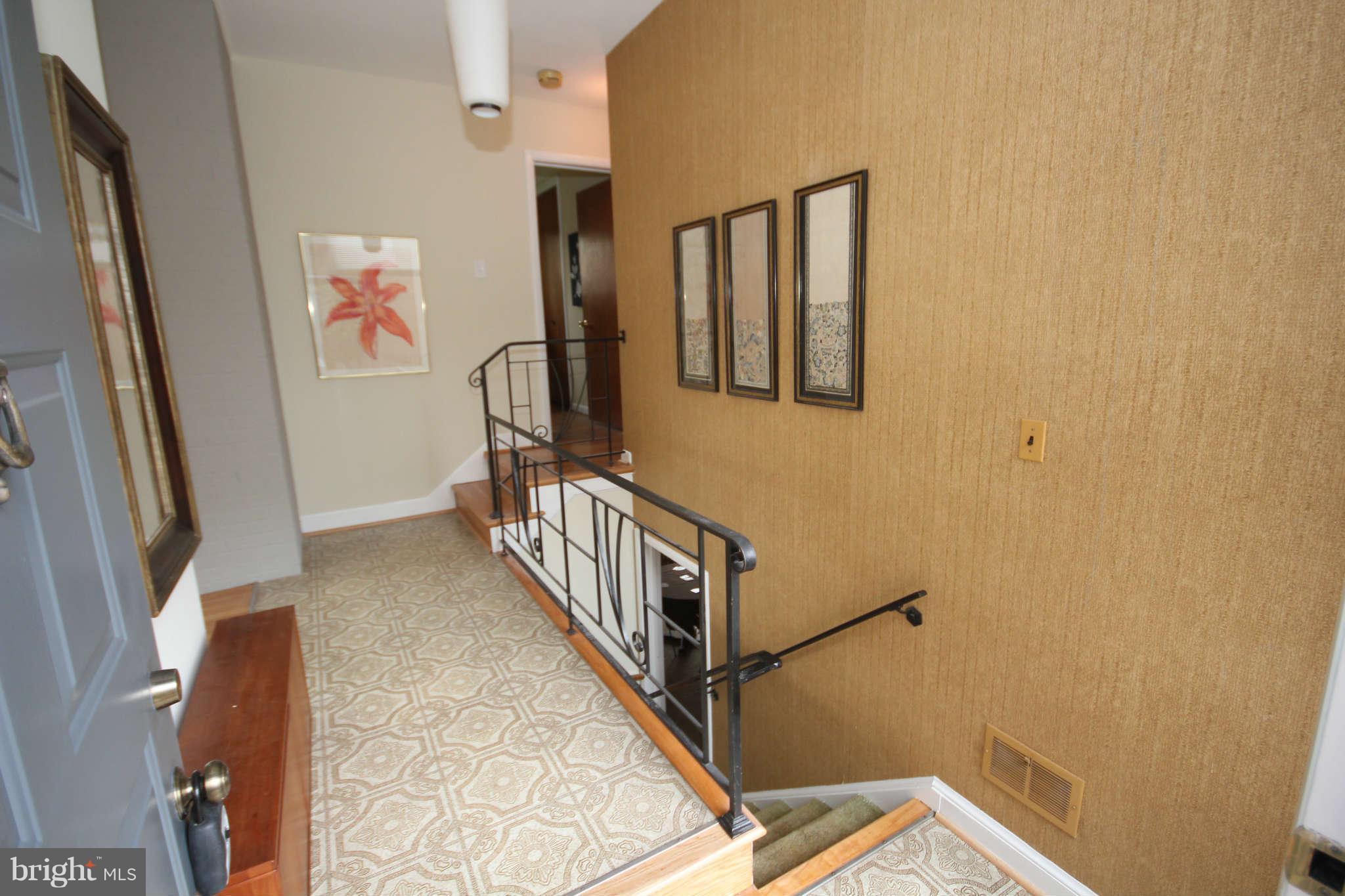 1775 Elton Road Silver Spring, MD 20903 - Photo 3 of 30 Foyer