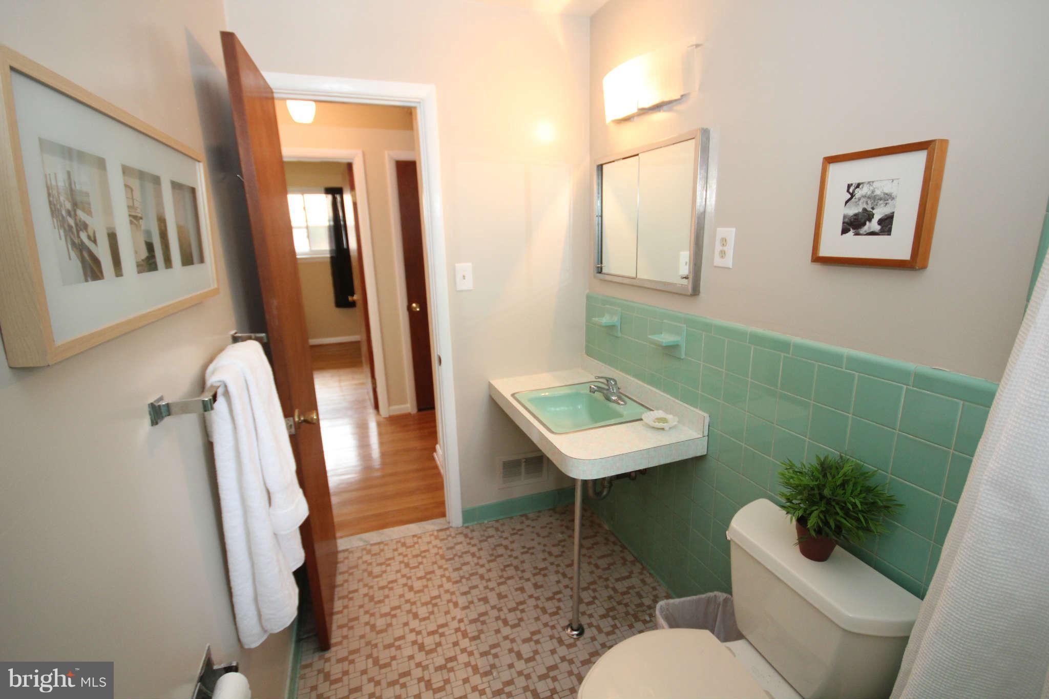 1775 Elton Road Silver Spring, MD 20903 - Photo 21 of 30 Bath