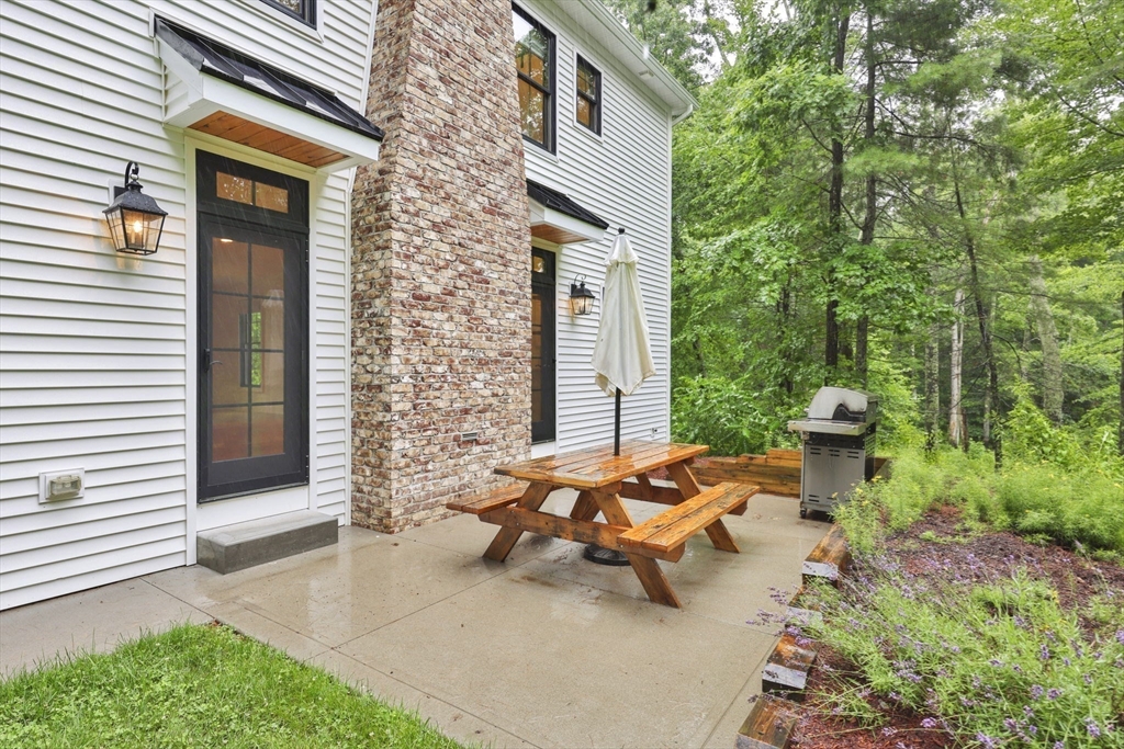 1322 Center Street Ludlow, MA 01056 - Photo 34 of 40