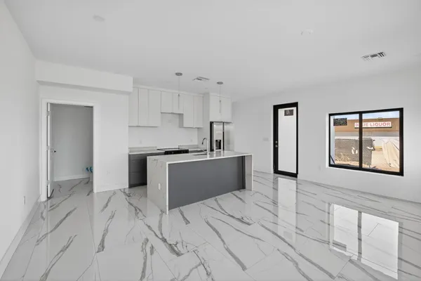 $560,000 | 1531-1537 North Dixie Highway, Unit 1531, Pompano Beach, FL 33060