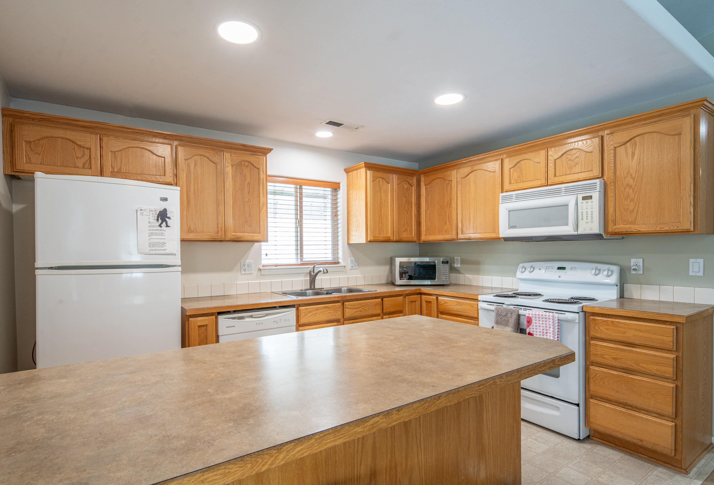 16671 William Foss Road La Pine, OR 97739 - Photo 12 of 35 zman fred gano-21