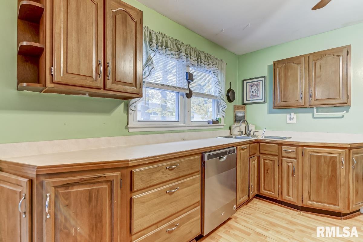 1508 West Governor Street Springfield, IL 62704 - Photo 12 of 40 Gallery Image 12