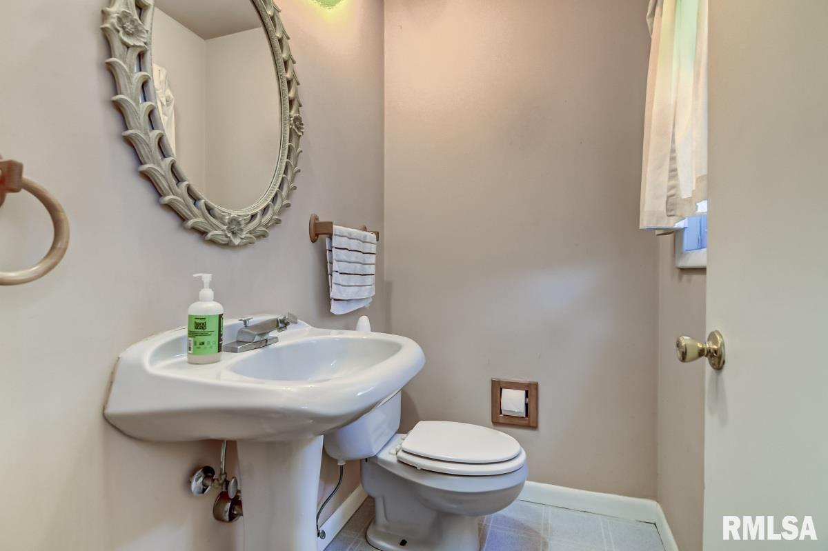 1508 West Governor Street Springfield, IL 62704 - Photo 29 of 40 Gallery Image 29