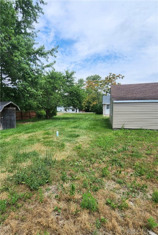 8540 South Mann Road Tipp City, OH 45371 - Photo 19 of 23 Yard